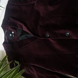 ✨3 for $10✨H&M Purple Velvet Blazer